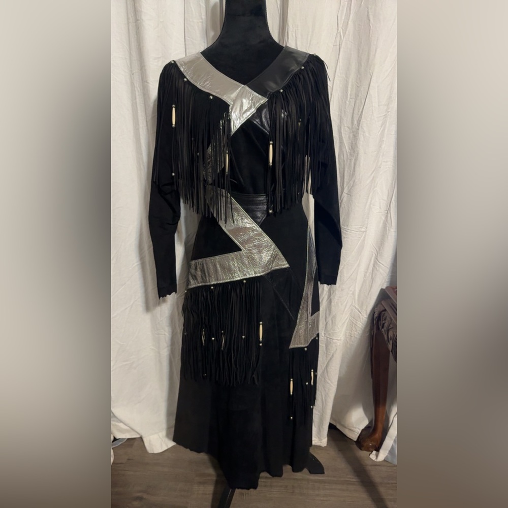 Liz E Parker Vintage Outfit
